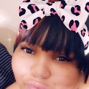 Meet your Posher, Tia